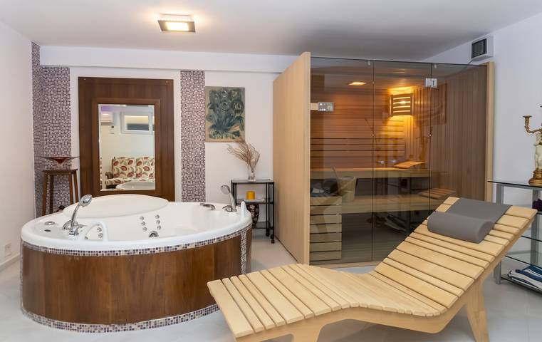 Zeitgenössische Villa in Castellaccio mit privatem Pool in Livorno, Etruskische Küste