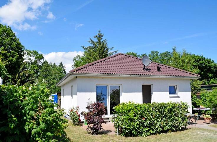 Ferienwohnung für 4 Personen, mit Terrasse und Garten in Falkenhagen