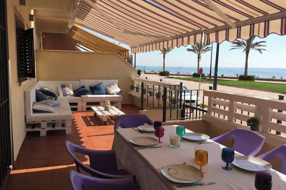 Entire apartment, Beautiful apartment with large terrace on the beach in Porto Zaparaya in Alboraya, Costa de Valencia