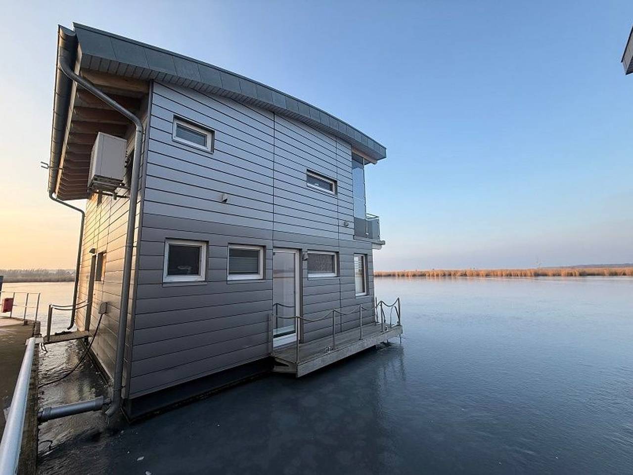 02. Floating Houses (105 m²) mit Kamin - Floating-House Nr. 6 Idun mit Kamin in Kröslin, Vorpommern