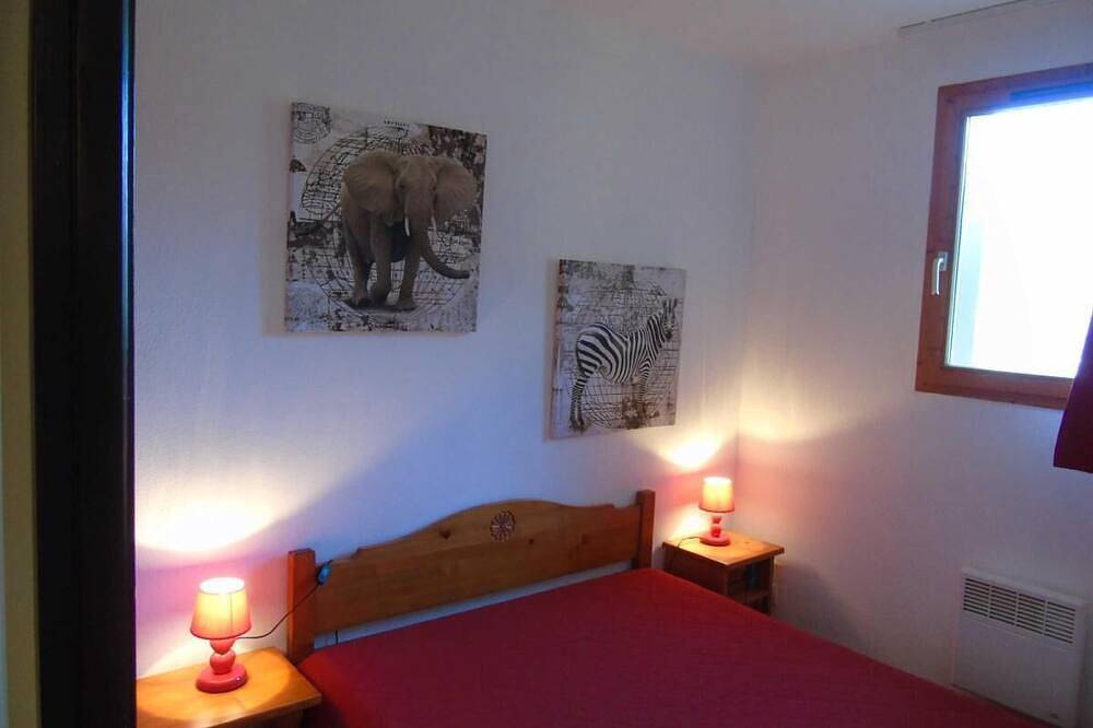 Appartement entier, 7ème étage, vue vallée, balcon, télévision, casier à ski, 32m², Valfréjus in Valfréjus, Modane