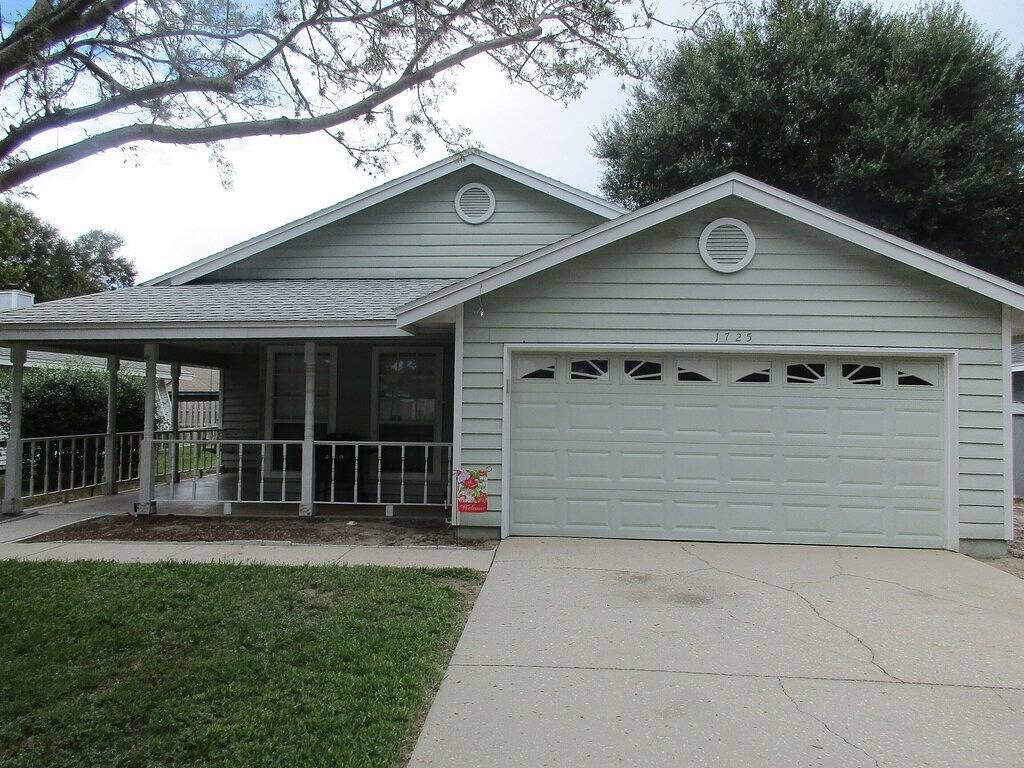 Dieses Haus in Mt. Dora ist bereit für Sie! Kamin / Veranda Schaukel / Internet in Mount Dora, Lake County