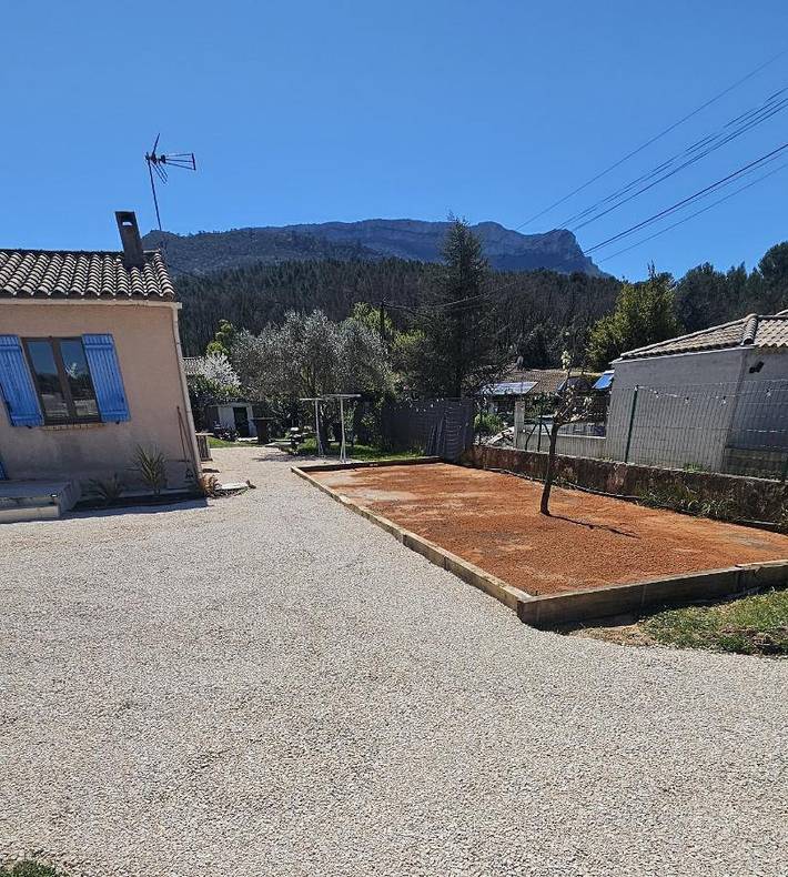 Location de vacances pour 8 personnes, avec piscine ainsi que jacuzzi et jardin à Pourcieux - 4