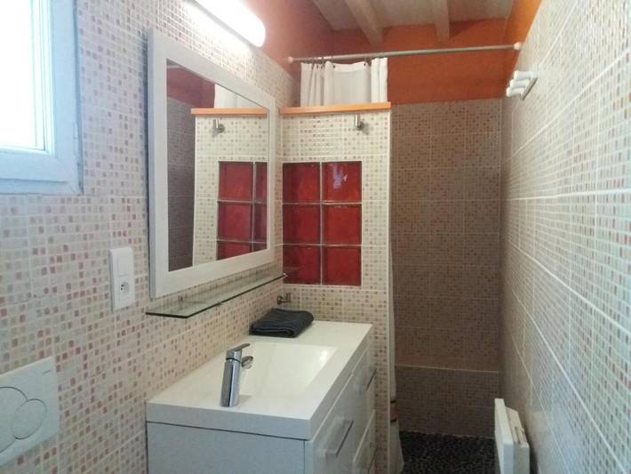 Gîte pour 4 personnes, avec terrasse ainsi que jardin et vue dans Ainhice-Mongelos - 2