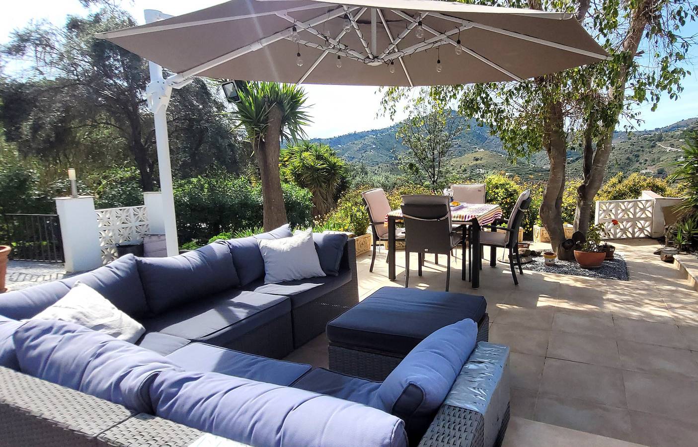 Casa rural 'Casa Espina' con vistas a la montaña, Wi-Fi y aire acondicionado in Torrox, Costa del Sol