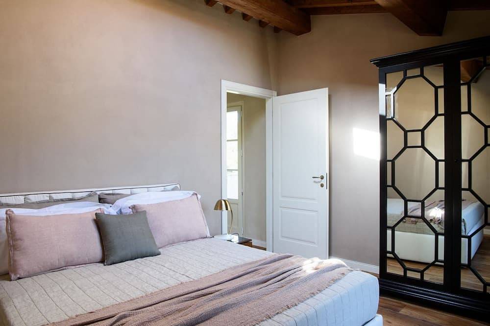 Villa Teresa mit Pool und Jacuzzi in Toskana in Massa e Cozzile, Pistoia Provinz
