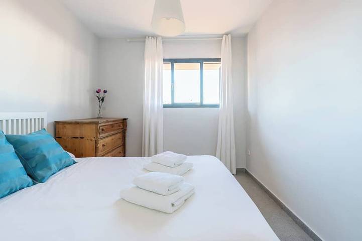 Ganze Wohnung, 2 bedrooms, 2 bathrooms, terrace, free parking in Casco Antiguo, Sevilla