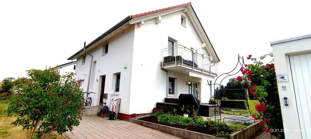 Ferienwohnung für 4 Personen, mit Balkon und Whirlpool sowie Terrasse und Ausblick