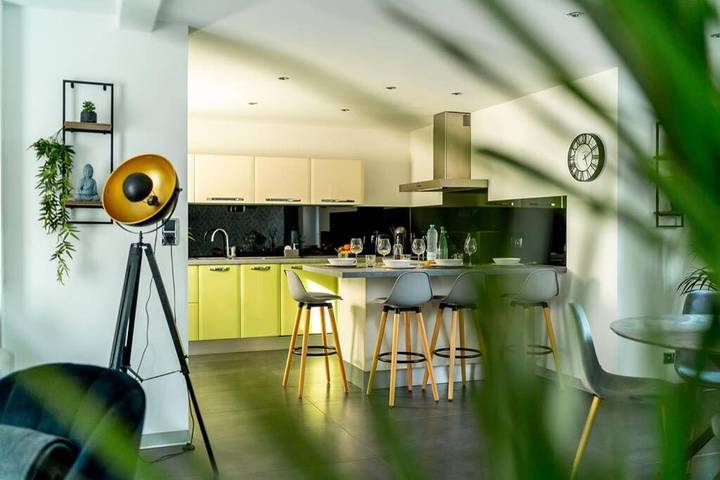Appartement de vacances pour 6 personnes, avec Terrasse ainsi que Jardin et Vue