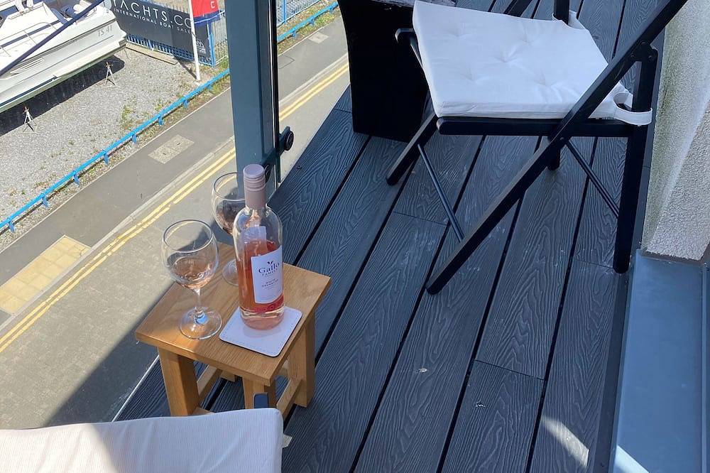 Entire apartment, Swansea, Marina View & Arena View, Nr City & 3 Mins to Beach in Swansea, Swansea region