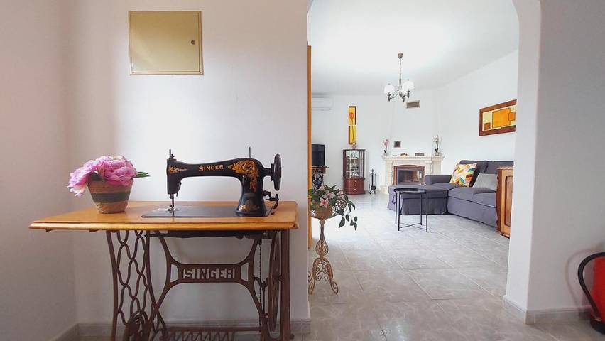 Location de vacances pour 5 personnes, avec piscine ainsi que jardin et vue, animaux acceptés dans Salir - 3