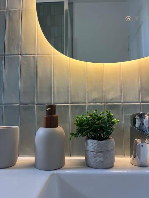 Appartement entier, Three-Bedroom Apartment in Bouchemaine, Région d'Angers