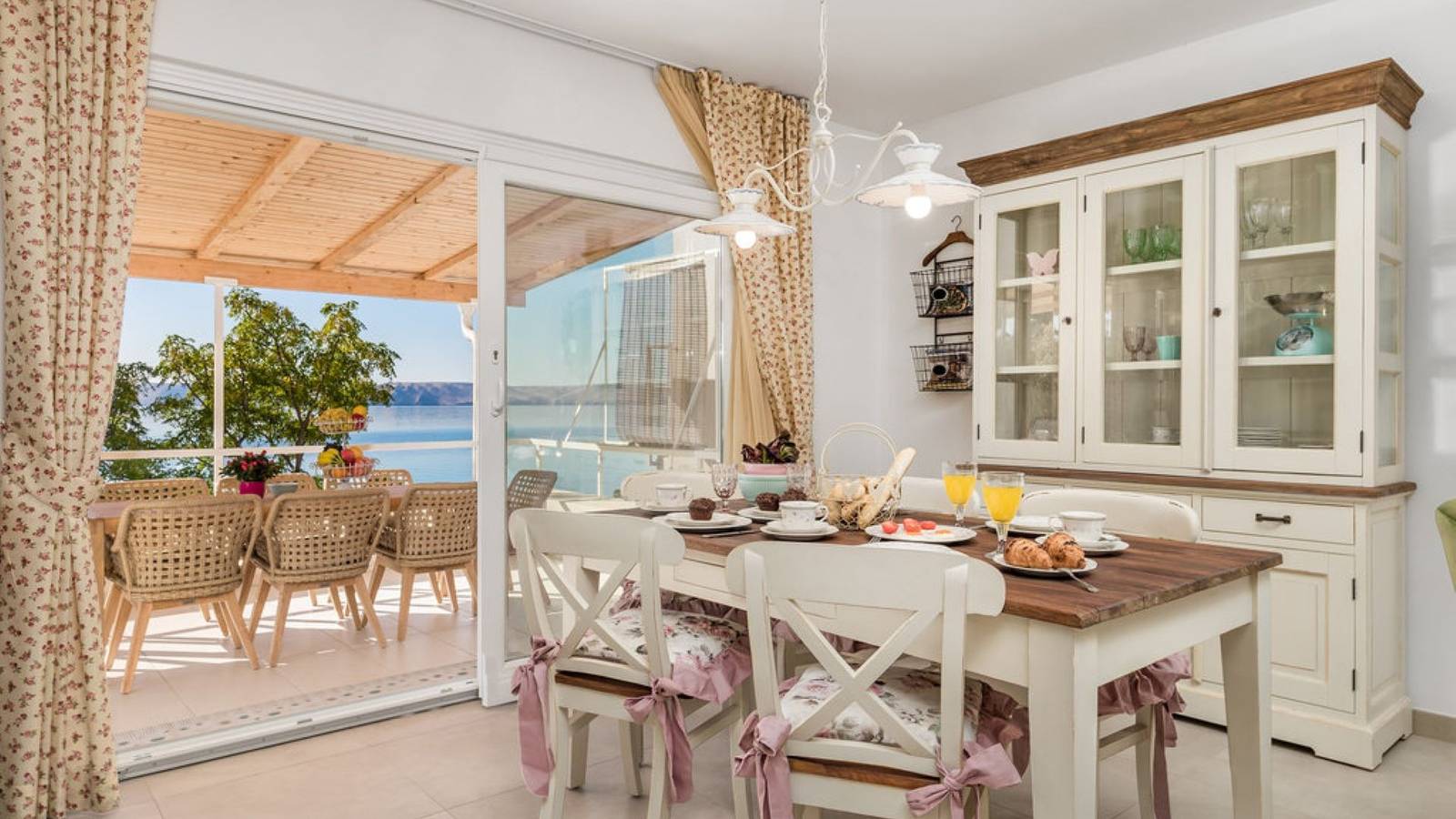 Villa Hemingway beachfront by Villas Guide in Lukovo Šugarje, Velebit Nature Park