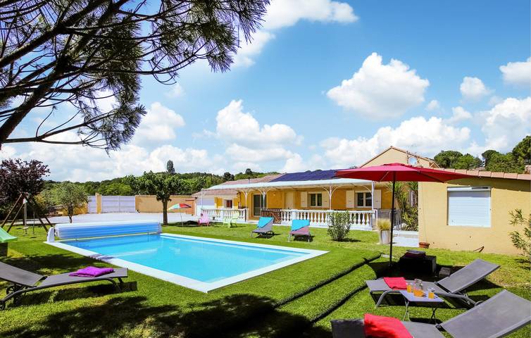 Maison de vacances pour 10 personnes, avec terrasse ainsi que piscine et jardin - 1