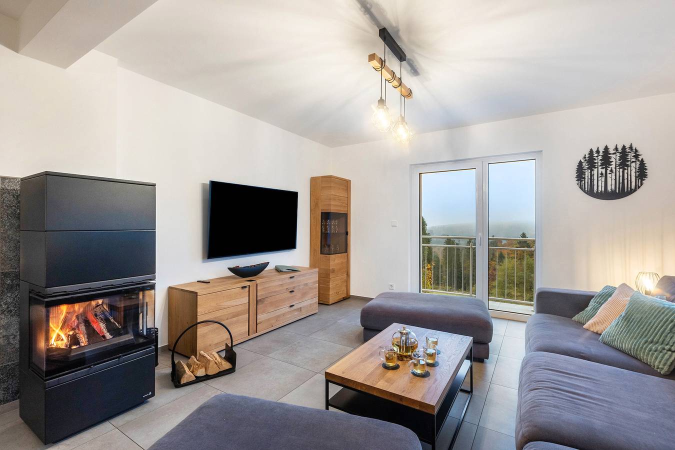 Ferienhaus 'Waldzauber-Winterberg' mit Bergblick, privater Terrasse und Wi-Fi in Langewiese, Winterberg