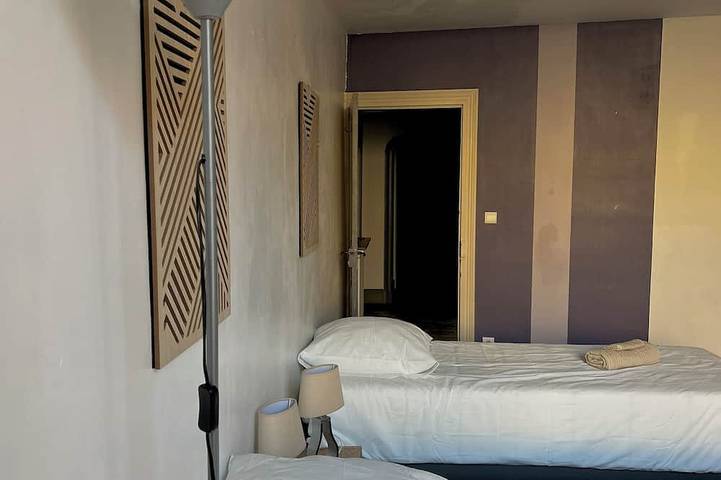 Center Condom, spacious character house for 14 people. in Condom, Gers