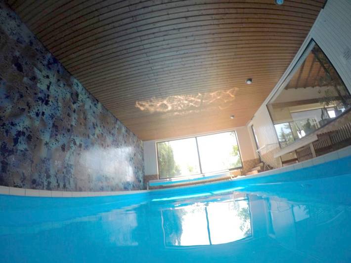 Ferienhaus für 10 Personen, mit Balkon und Terrasse sowie Garten und Pool