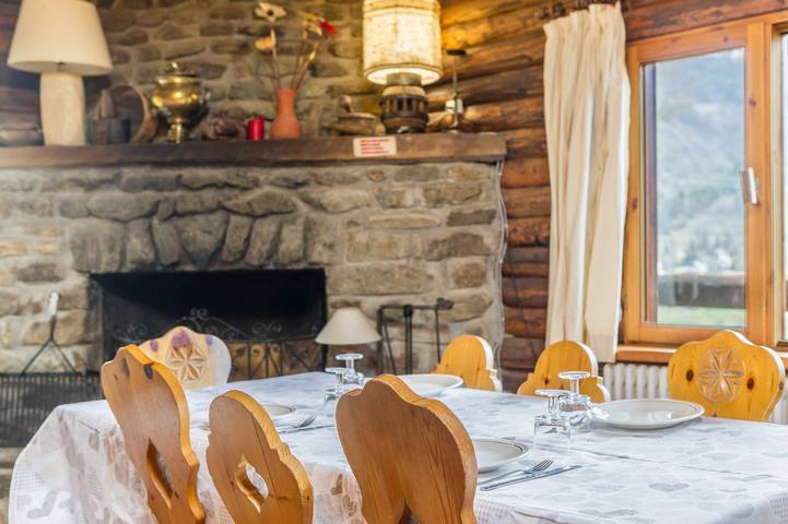 Chalet "Vue Cervin Matterhorn" with Mountain Views, Private Terrace & Wi-Fi in Navillod, Antey-Saint-André