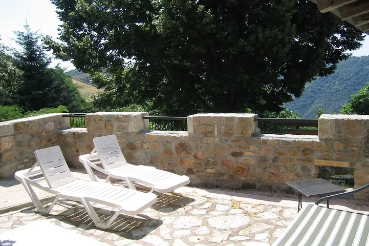 Cottage für 5 Personen, mit Terrasse und Pool sowie Garten, mit Haustier - 1