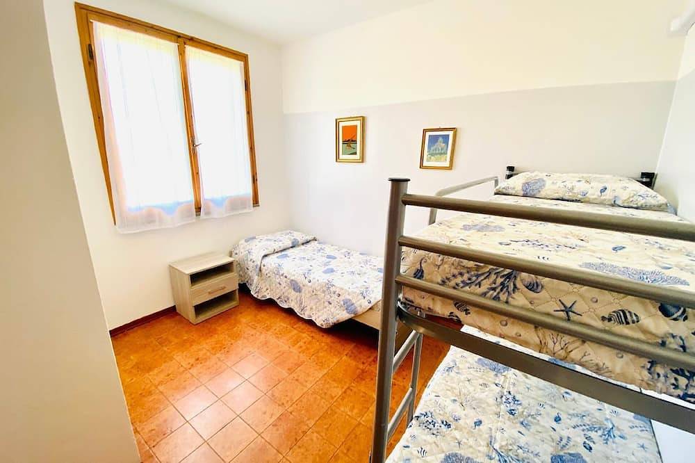 Head villa with large porch, 2 climate in Ferrara Province