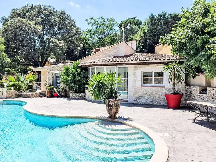 Haus 12 Personen in Nîmes, Nimes und Umgebung