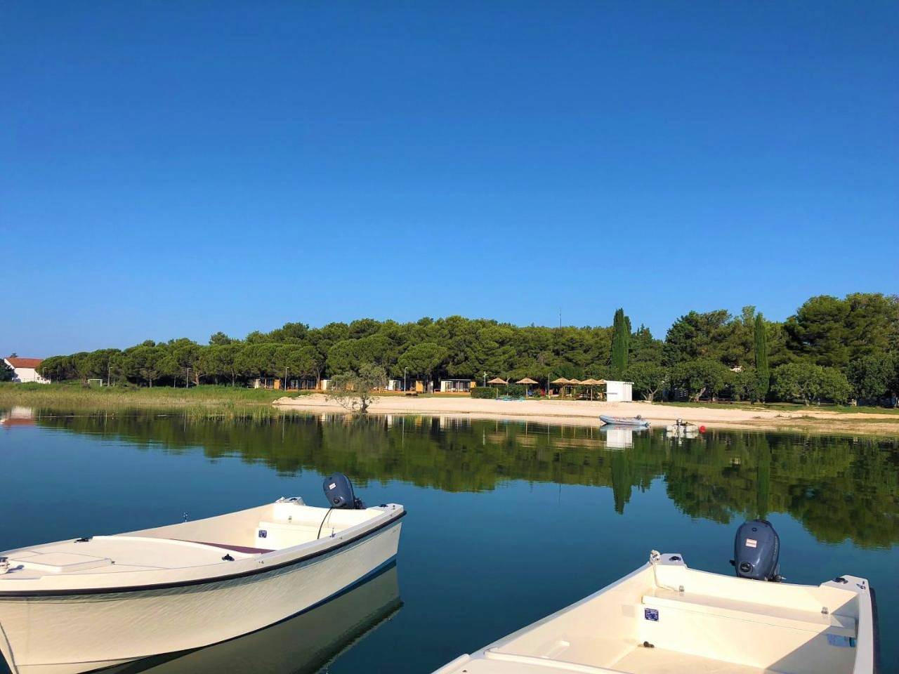 Camping Vransko jezero - Crkvine in Pakostane, Zadar
