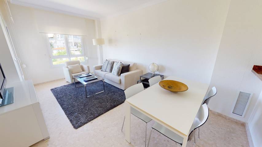 Ferienwohnung für 2 Personen, mit Terrasse und Pool in Oliva