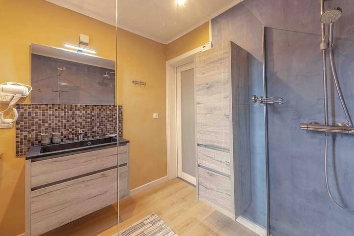 Gîte pour 2 personnes, avec jardin et terrasse à Dinant - 4