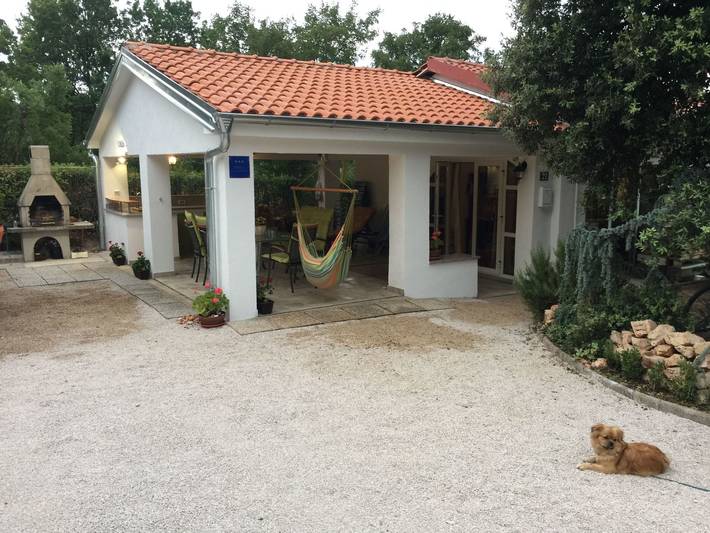 Ferienhaus für 5 Personen, mit Terrasse und Garten in Pinezici