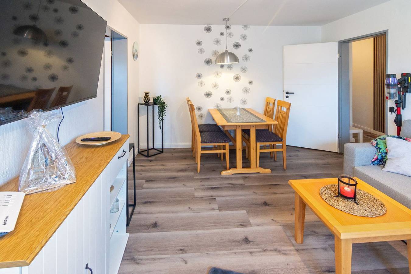 Ganze Wohnung, Ferienwohnung Küstenglück – Modernes Urlaubsdomizil mit Balkon in Dornumersiel in Westeraccumersiel, Dornumersiel