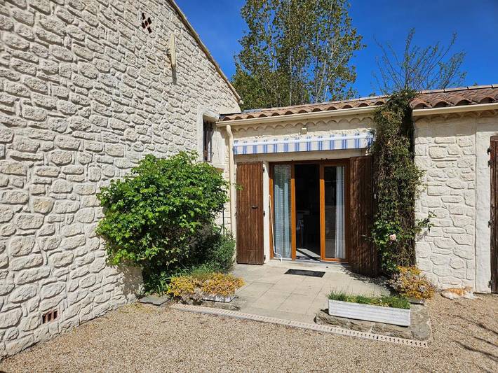 Location de vacances pour 2 personnes, avec piscine et jardin à Pernes-les-Fontaines