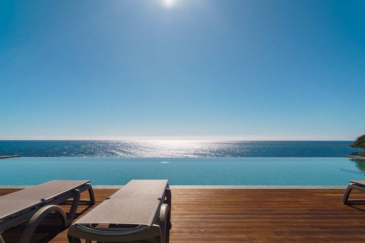 Lägenhet för 4 Personer, med trädgård samt pool och balkong i Funchal