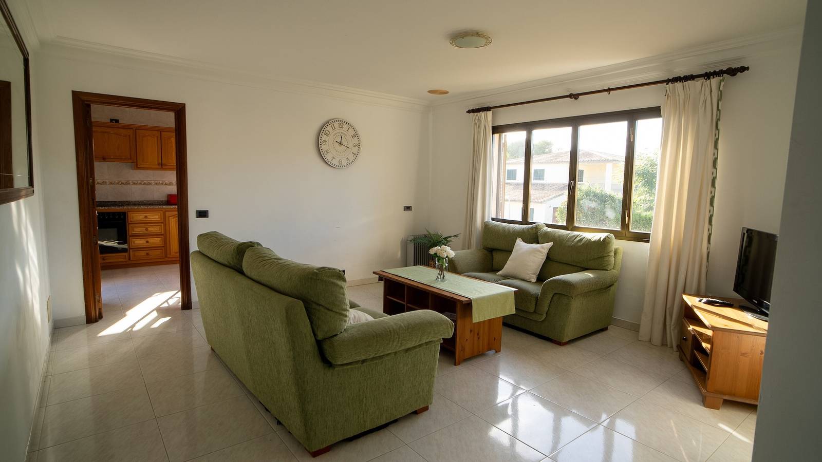 Ferienhaus 'Llenaire Gran Beach House' mit Bergblick, Wlan und Klimaanlage in Port de Pollença, Pollença