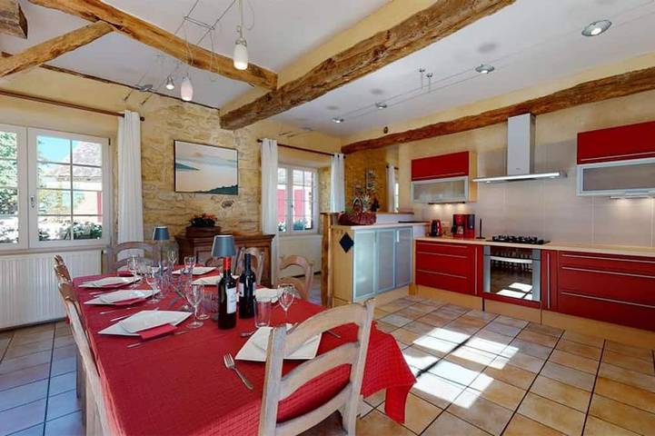 Gîte pour 12 personnes, avec sauna et balcon à Sainte-Foy-de-Longas
