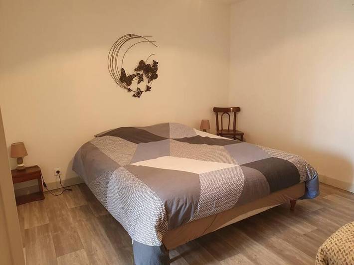 Gîte pour 3 personnes, avec Terrasse dans Charbuy