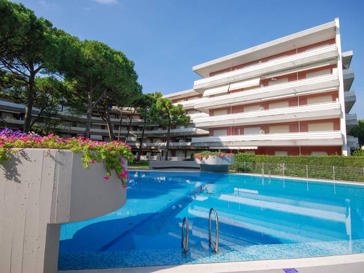 Ferienwohnung für 4 Personen, mit Kinderpool und Balkon in Lignano Sabbiadoro - 2