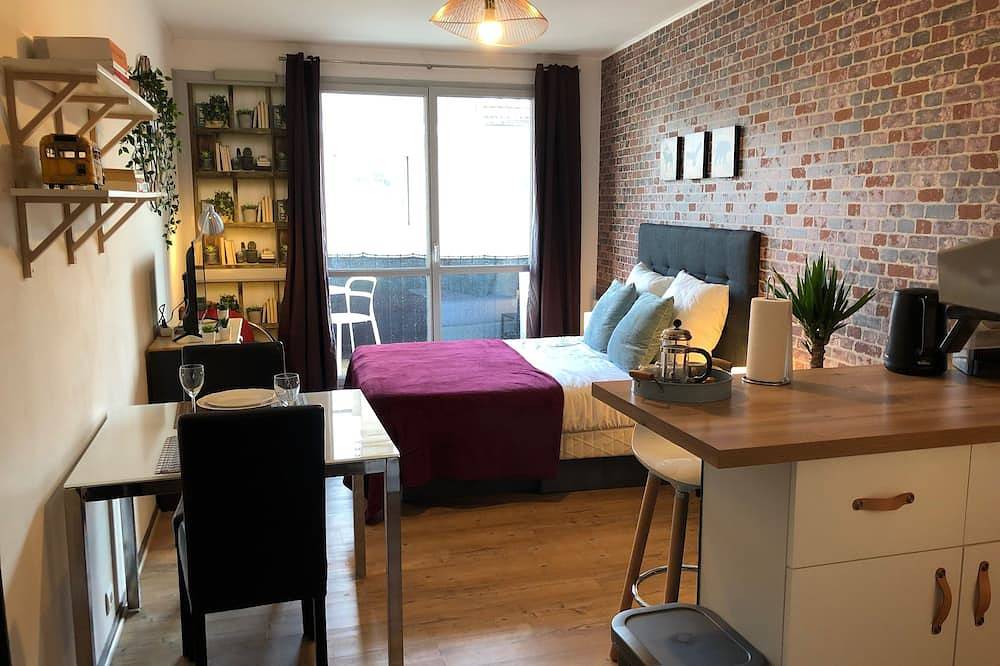 Apartamento entero, Studio with balcony & free parking in Tours, Región de Tours