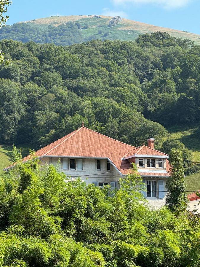Chambre d’hôte pour 6 personnes, avec balcon ainsi que jardin et jacuzzi au Pays basque - 3