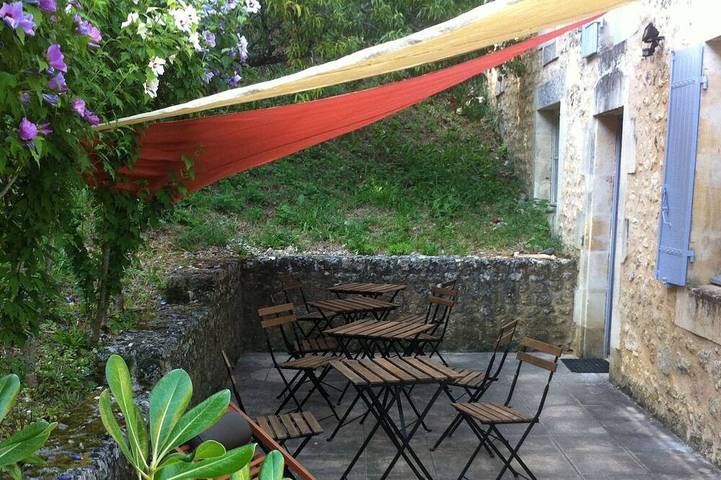 Location de vacances pour 5 personnes, avec terrasse et jardin à Saint-Thomas-de-Conac - 4