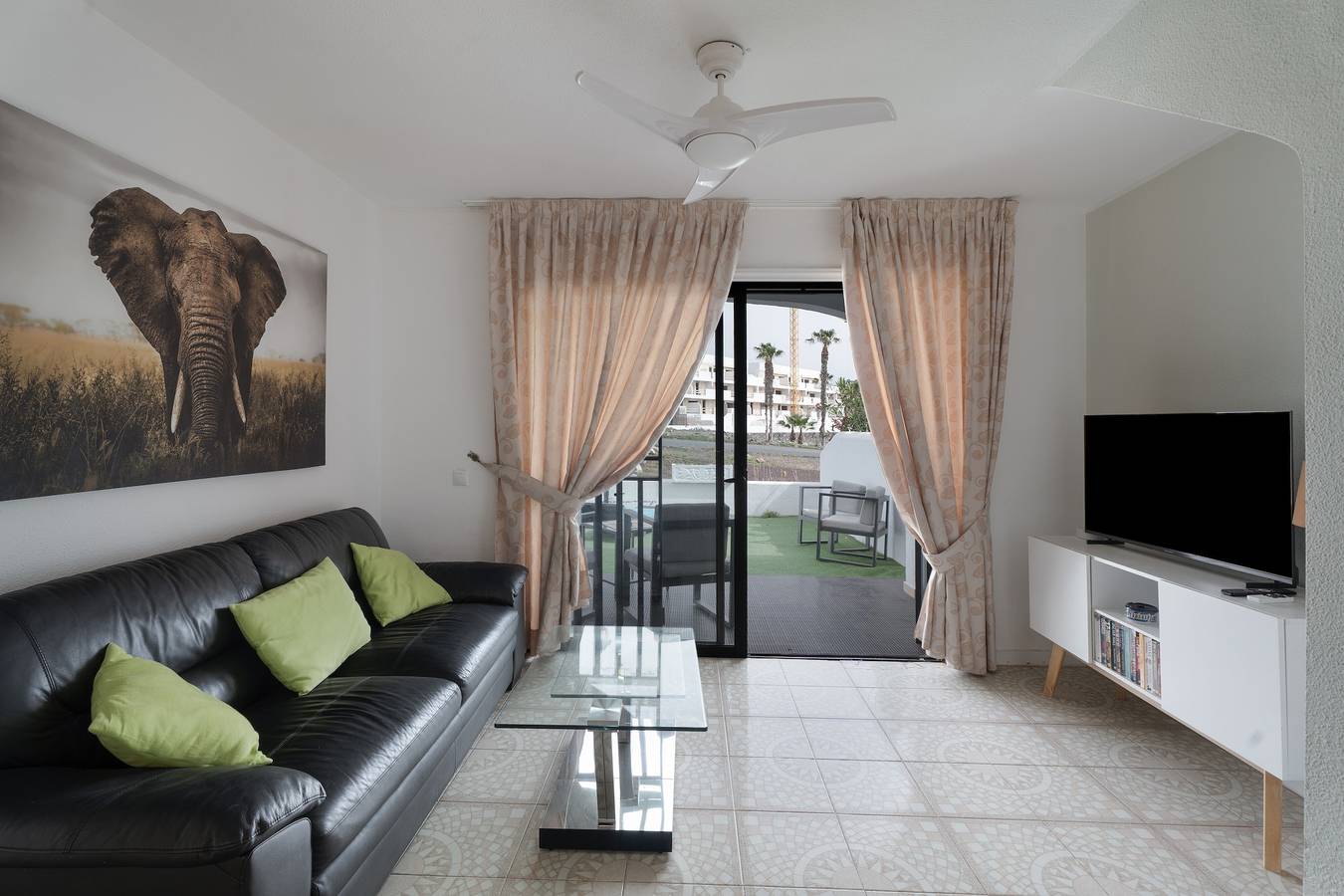 Ganze Wohnung, Ferienwohnung 'Joy and Comfort Fairway' mit Bergblick, Gemeinschaftspool und Wlan in Amarilla Golf, Teneriffa Süd