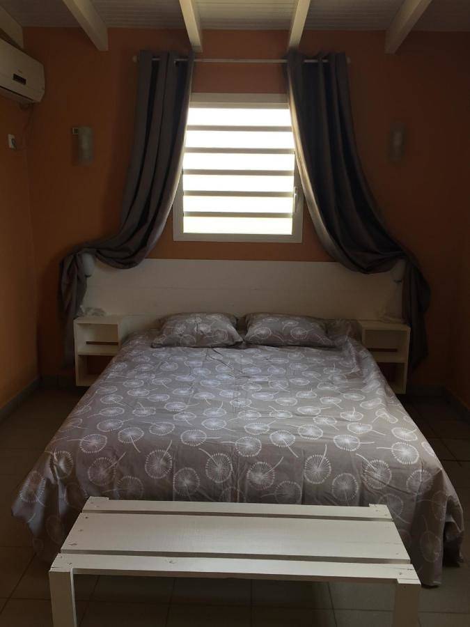 Location de vacances pour 10 personnes, avec jardin ainsi que bassin pour enfant et piscine à Saint-François - 3