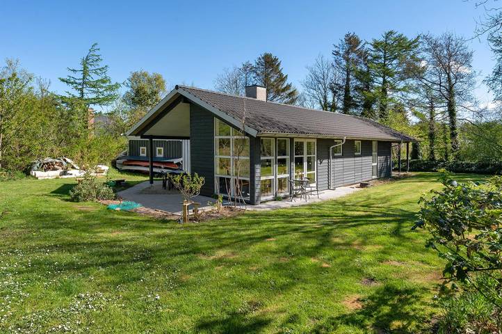 Ferieudlejning for 6 personer, med terrasse i Trend