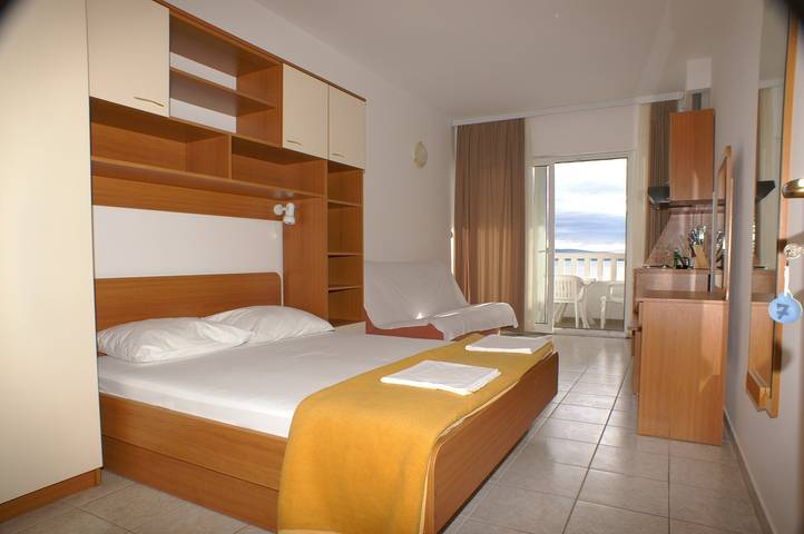 Ganze Wohnung, Studio Appartement mit Balkon und Meerblick Nemira (Omis) As-19635-e in Omiš (Kroatische Adria), Omis-Riviera