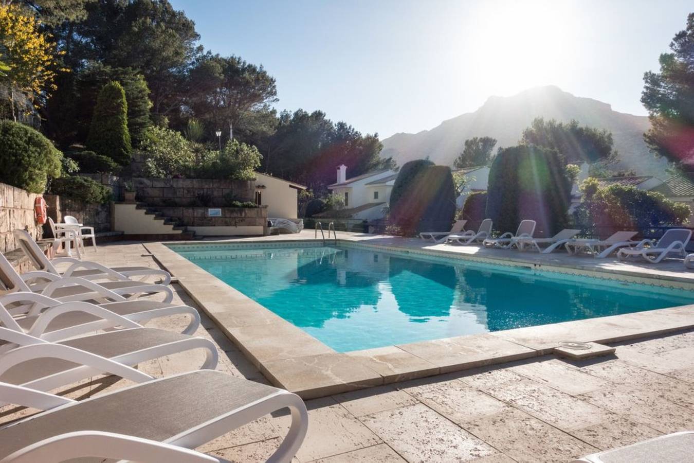 Beautiful house with Wifi, air conditioning and pool in exclusive urbanization in Cala Sant Vicenc, Pollença