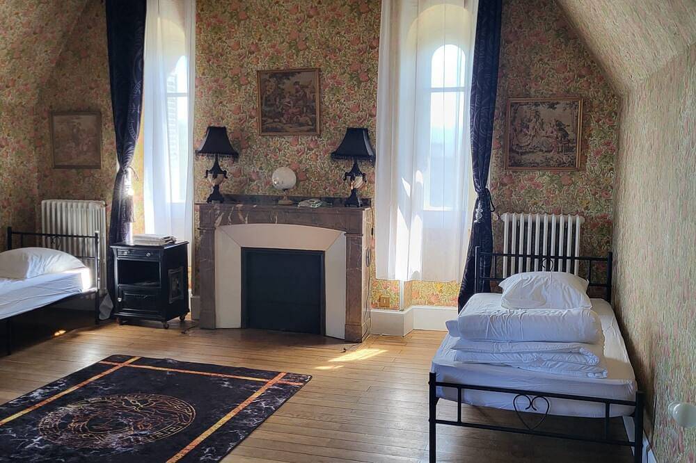 Entire apartment, Château / Manoir de Saint-gaudens in Saint-Gaudens, Haute-Garonne