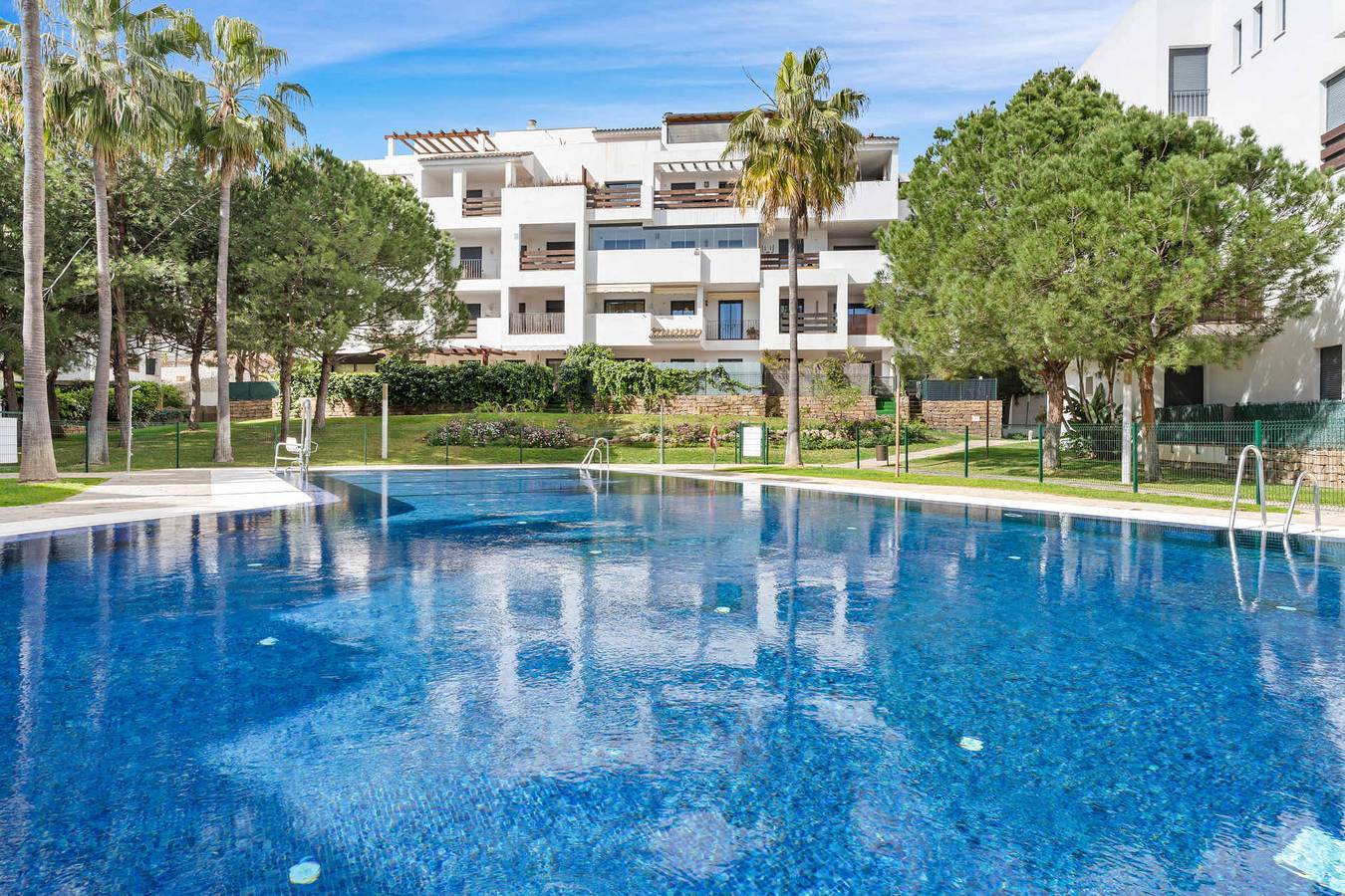 Apartamento entero, Apartamento de vacaciones para 4 personas con jardín in La Cala de Mijas, Mijas