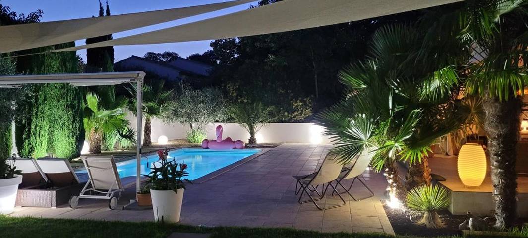 Chambre d’hôte pour 4 personnes, avec Terrasse et Jardin ainsi que Piscine et Vue à Salon-de-Provence - 2