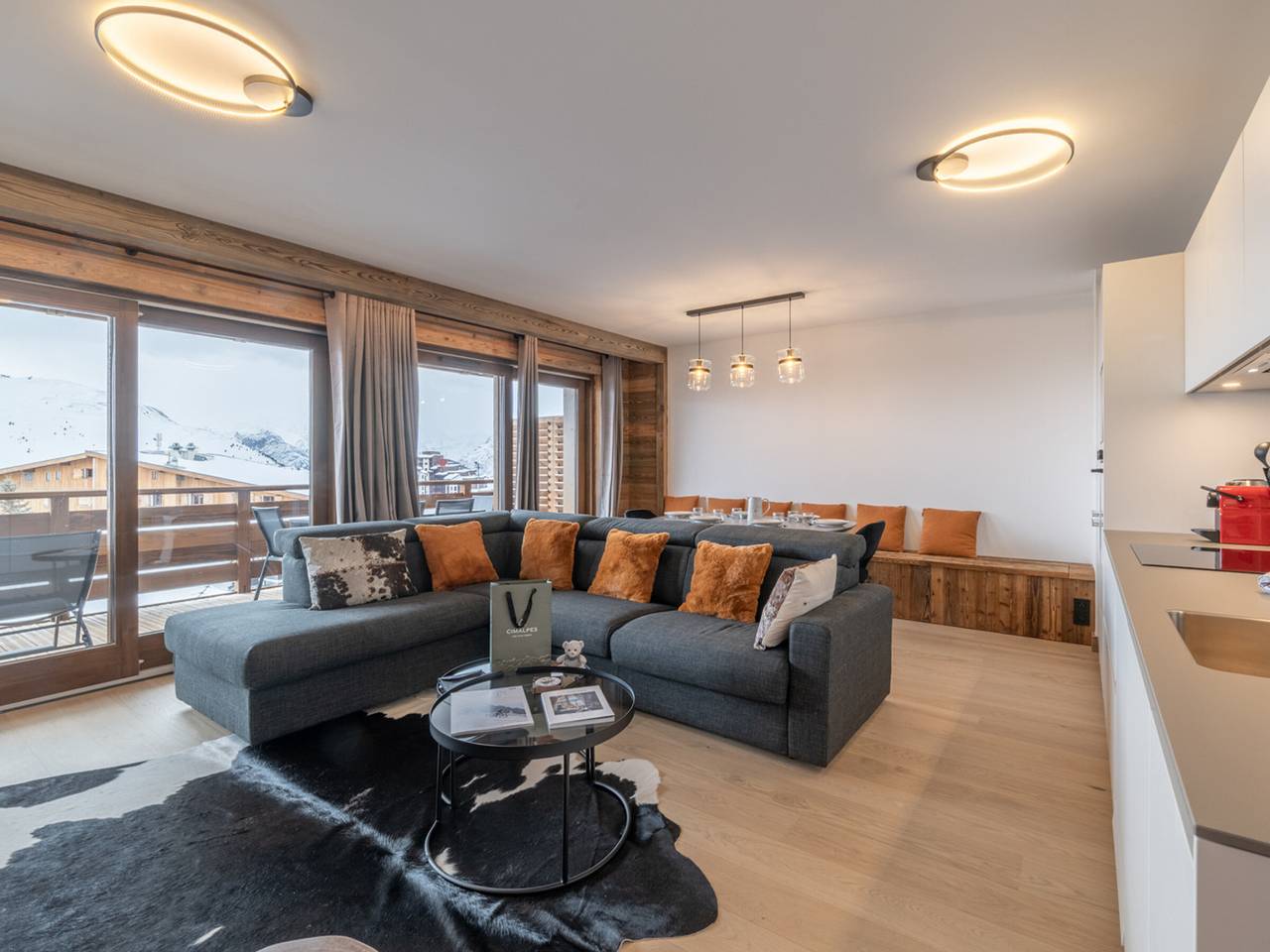 Appartement entier, Appartement de haut standing, skis aux pieds, au cœur de l'Alpe d'Huez. Capacité 6 personnes. in Huez, Parc national des Écrins
