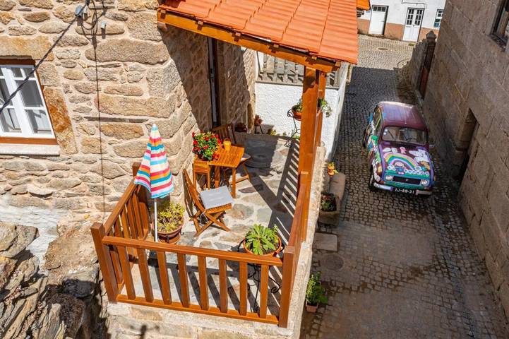 Location de vacances pour 5 personnes, avec Balcon ainsi que Terrasse et Vue à Videmonte