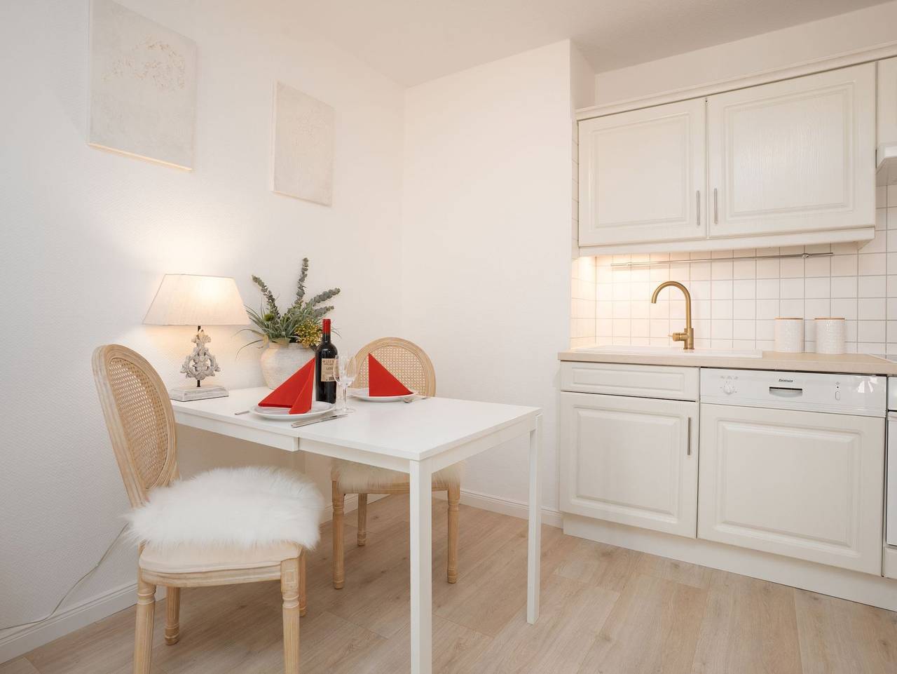 Ganze Ferienwohnung, Villa Eden Fewo 12 / 2-Raum Apartment Eg - Nr. 12, 50 qm, Parkplatz in Ostseebad Binz, Binz